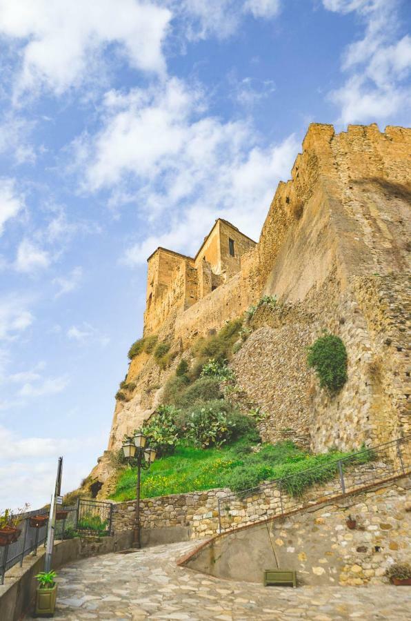 Casa Castello Otel Rocca Imperiale Dış mekan fotoğraf